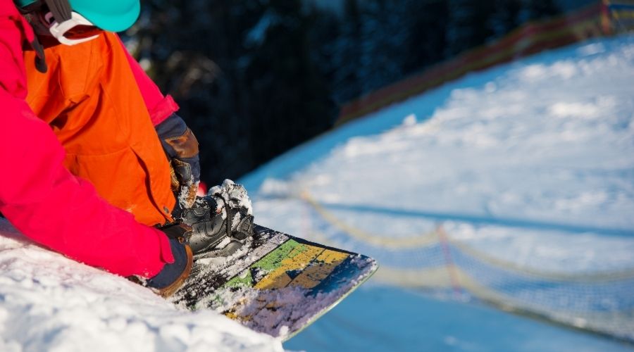 alquilar equipo de snowboard completo